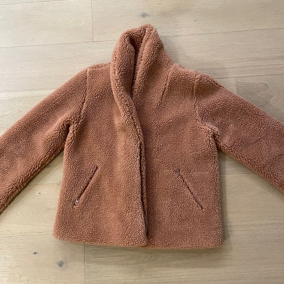 ALO Yoga Teddy Jacket in Rust Brown - Picture 1 of 3